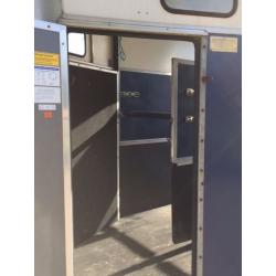 Ifor Williams HB510 Double Horse Trailer for large horses. Close to New Condition. Alloy floor