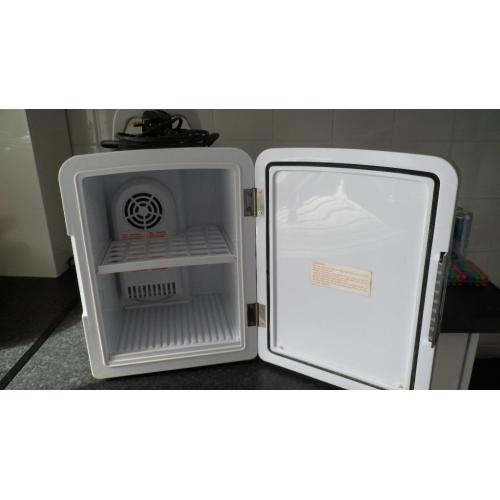 PACO THERMO ELECTRIC COOLER & WARMER