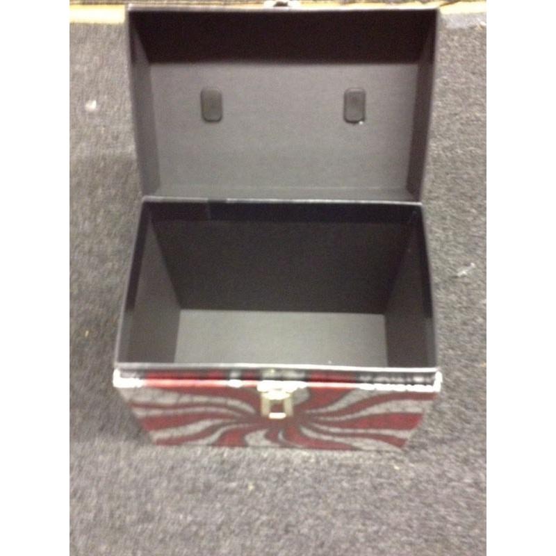 The white stripes super rare 7" record box