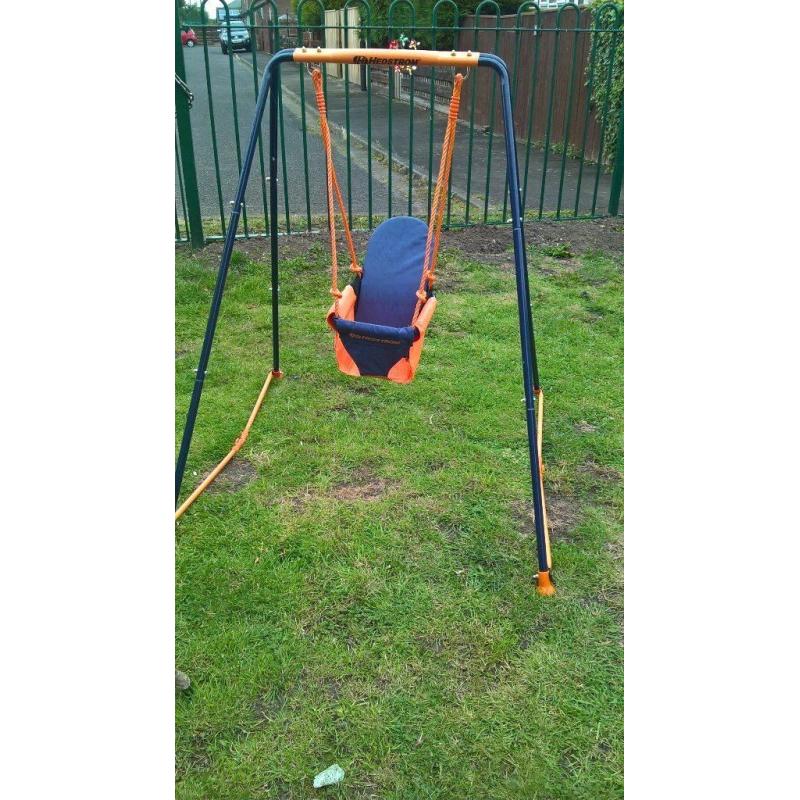 baby swing in near brand new cheap sale