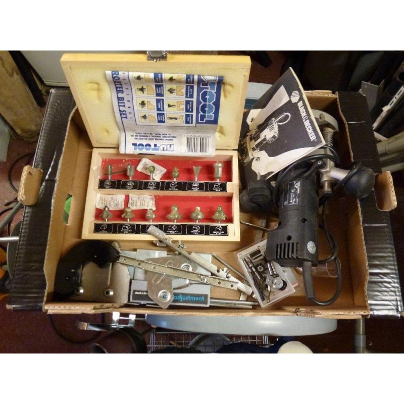 BLACK AN DECKER ROUTER BD 780 PLUS UNUSED BOX SET OF CUTTERS