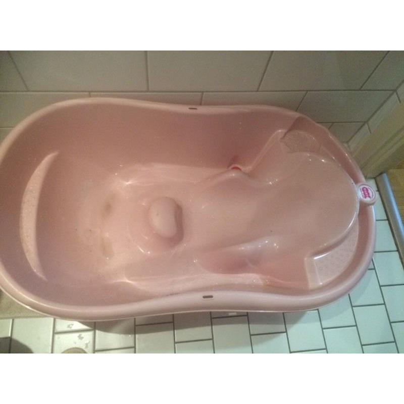 Baby Pink bath