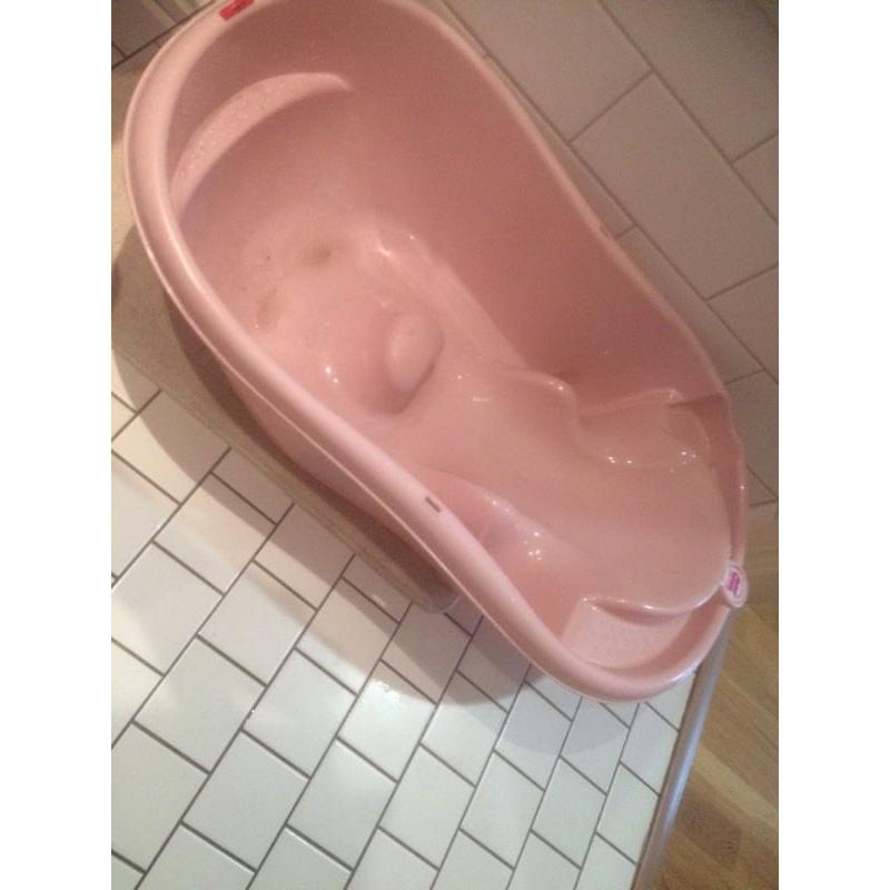 Baby Pink bath