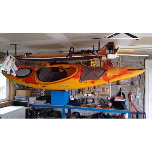 AXIS E 10.5 Kayak (DAGGER) only used a few times