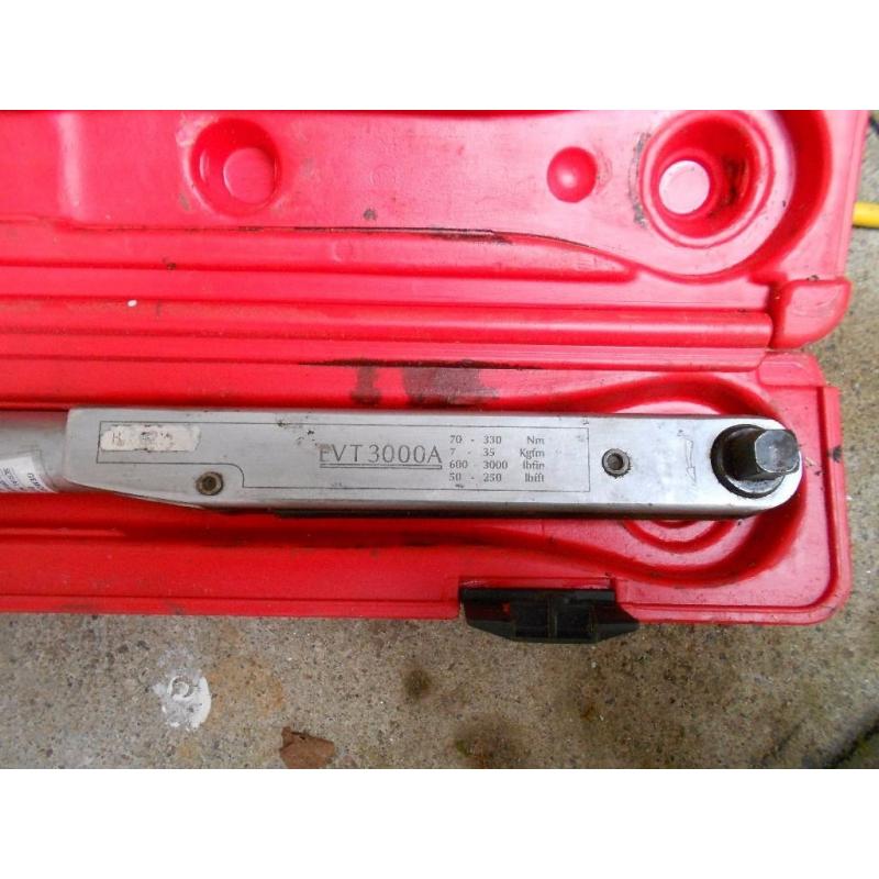 TORQUE WRENCH