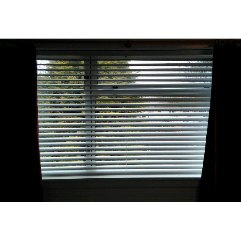 175cm venetian blinds. (gone, awaiting collection)