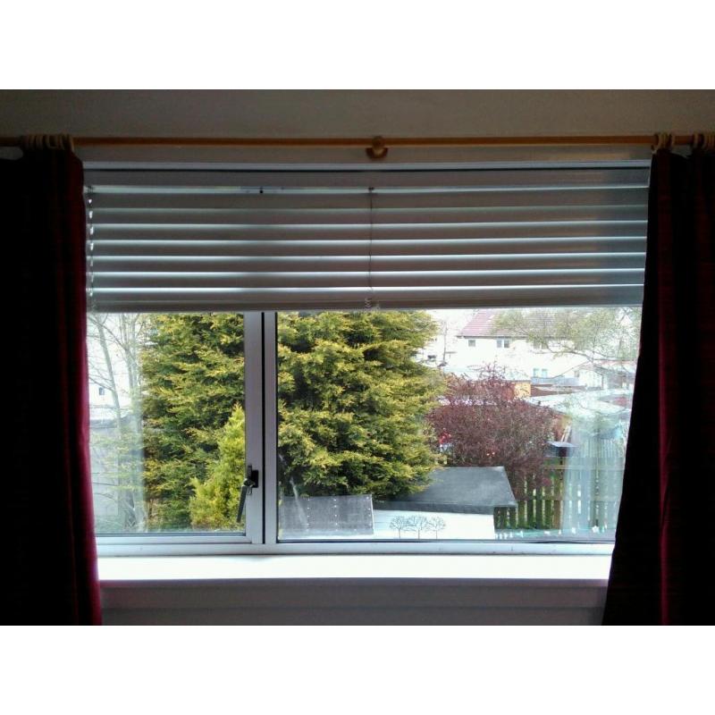 175cm venetian blinds. (gone, awaiting collection)