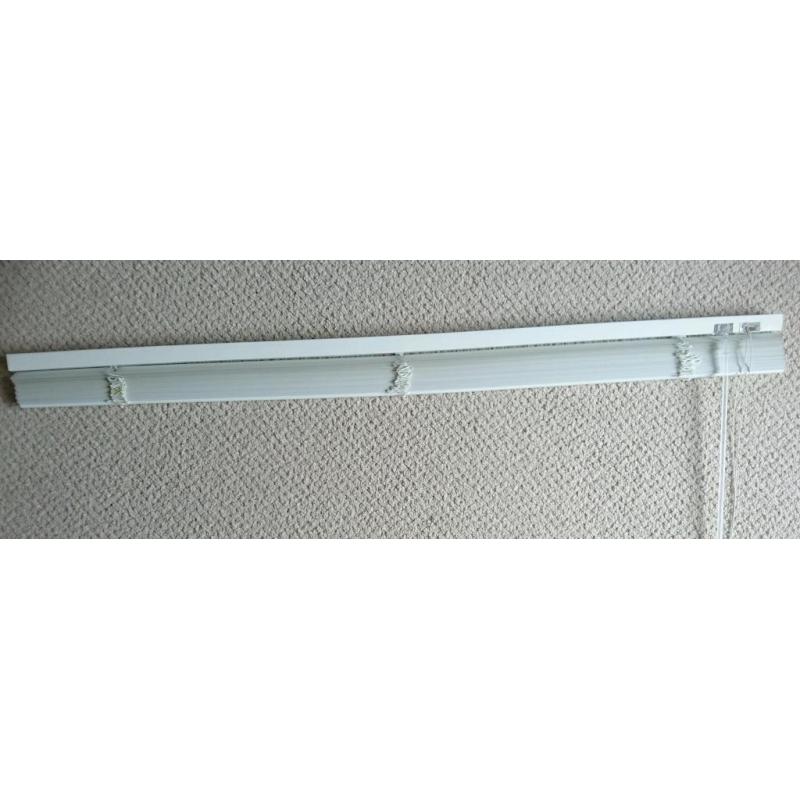 113.5cm venetian blinds (gone. awaiting collection)