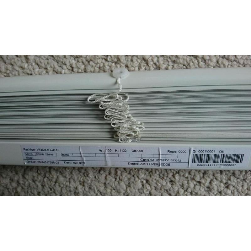 113.5cm venetian blinds (gone. awaiting collection)