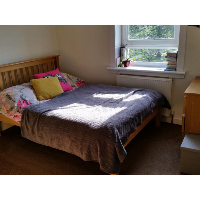 Double room in a shared 2 bedrooms flat