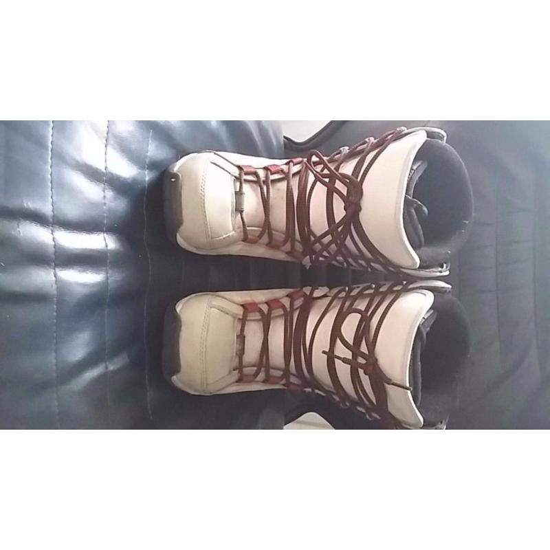 Factory Cruiser Size 5 Snowboard Boots
