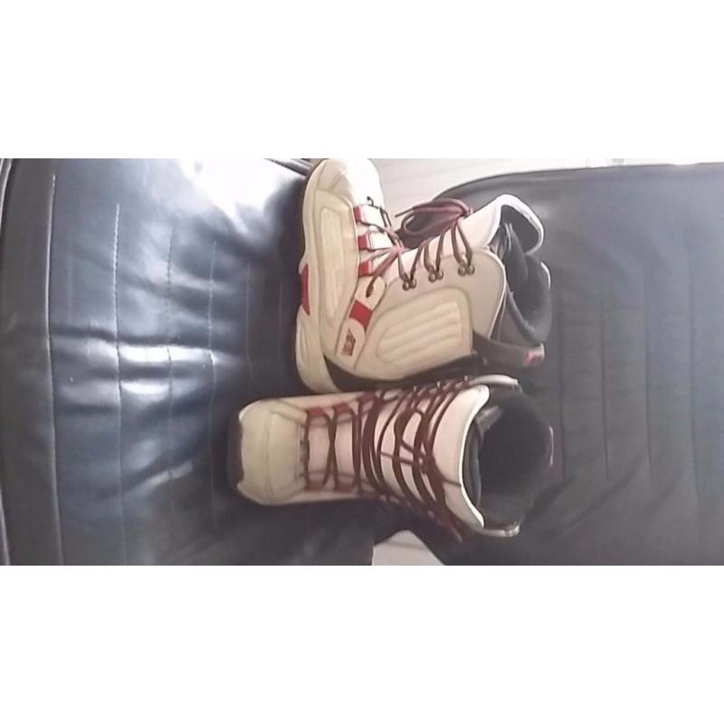 Factory Cruiser Size 5 Snowboard Boots
