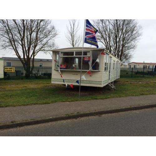 Static Caravan Clacton-on-Sea Essex 3 Bedrooms 8 Berth Carnaby Belvedere 2003