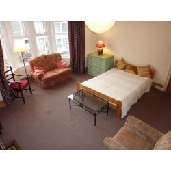 Huge Room to Rent Short or Long Term Horfield