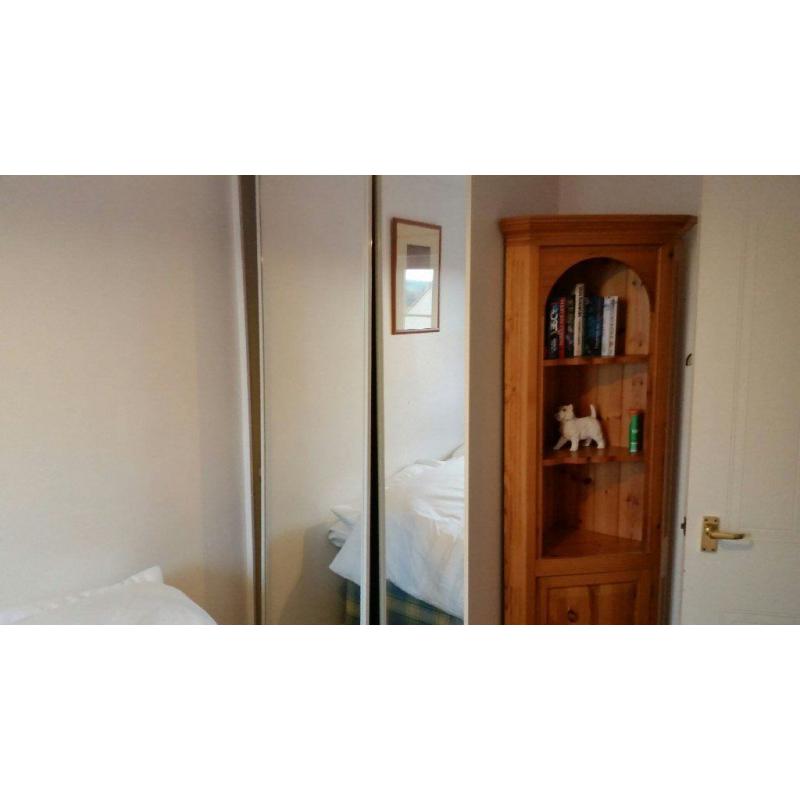 Modern townhouse has sunny double room available
