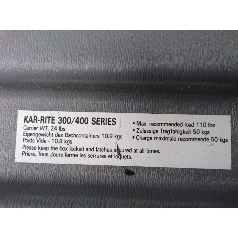 Roof box