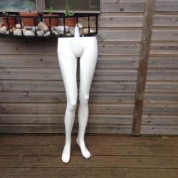 FEMALE LEGS MANNEQUIN