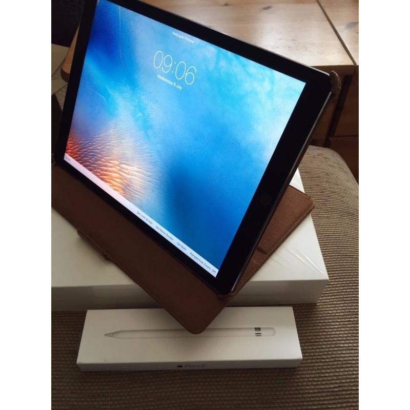 Apple Ipad Pro 12.9 32GB (Space Grey) With Apple Pen and Cover. Warranty until March 2017