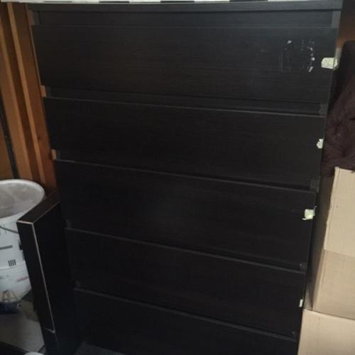 Chest of drawers