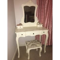 Gorgeous Vintage Dressing table