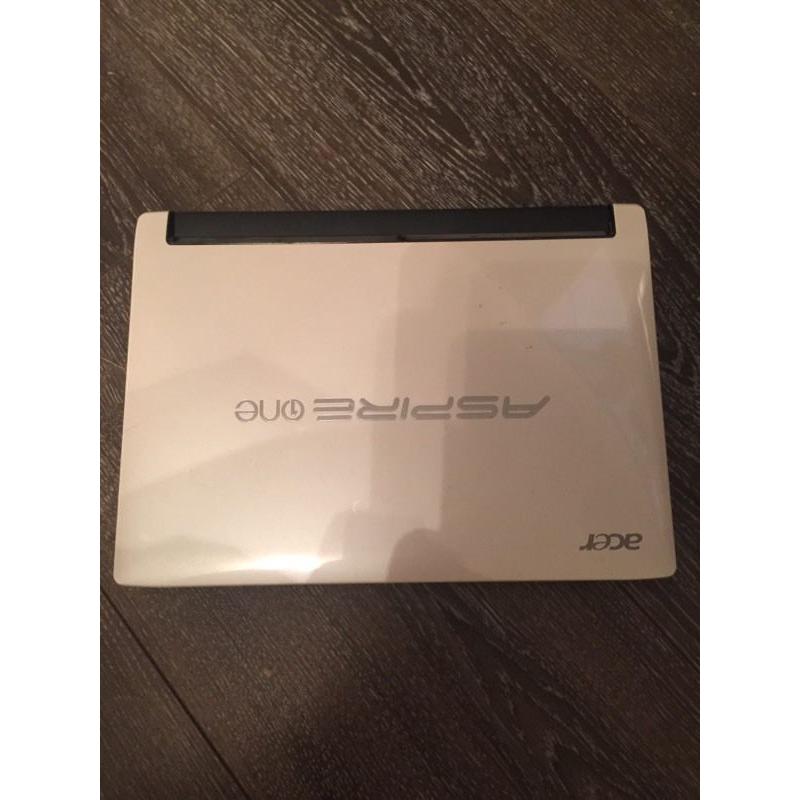 Acer aspire one mini laptop