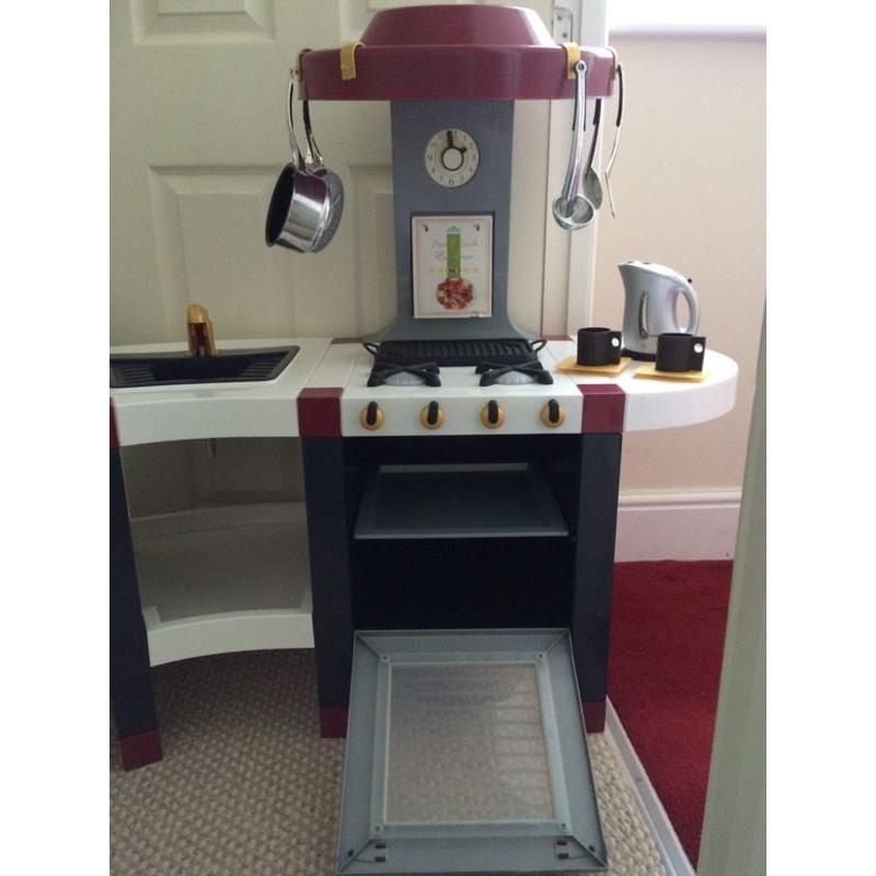 Play kitchen