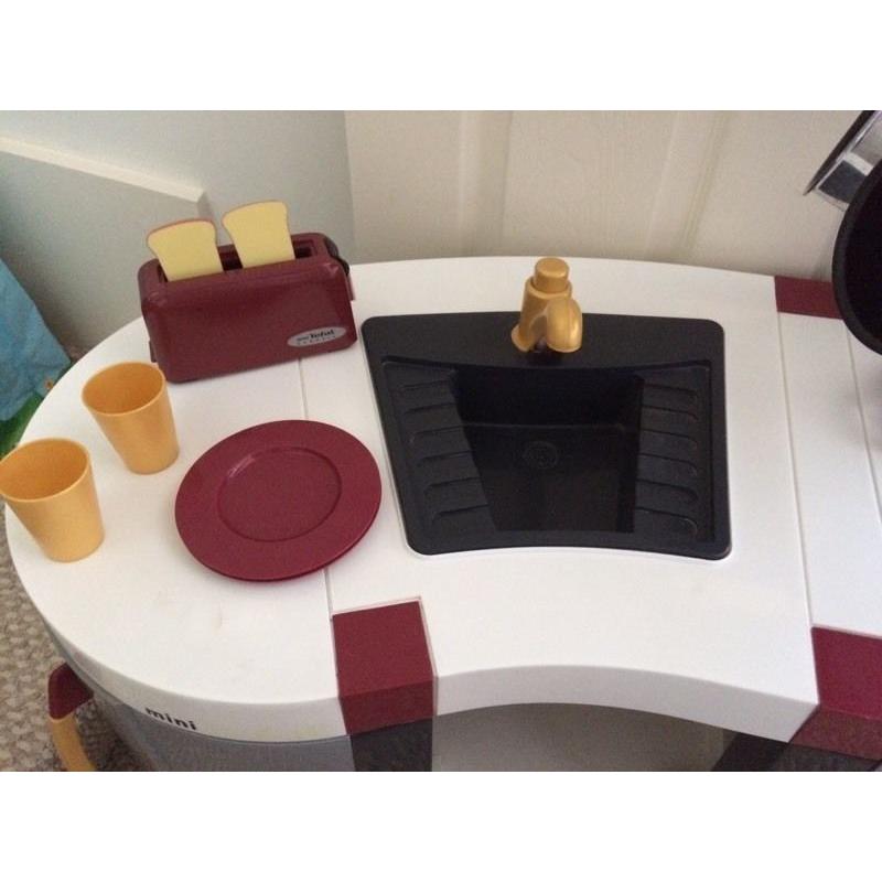 Play kitchen