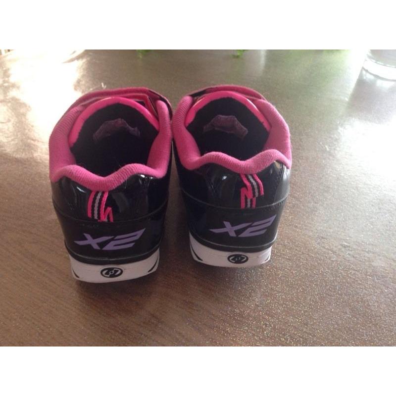 HEELYS SIZE 3