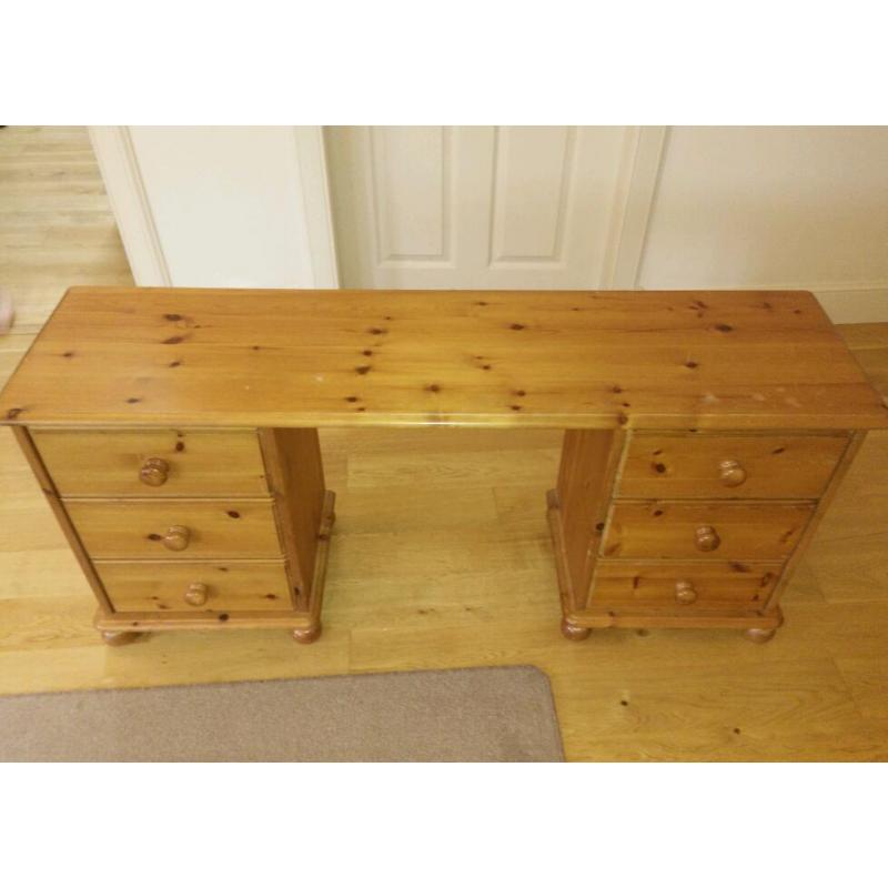 Pine dressing table