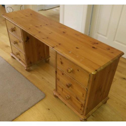 Pine dressing table
