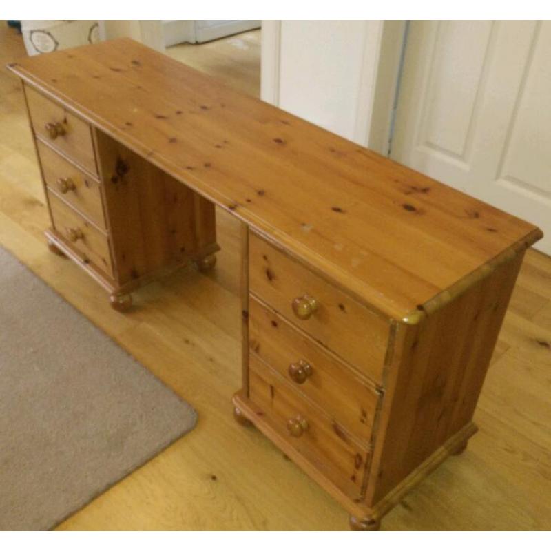 Pine dressing table