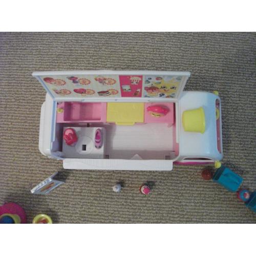 SHOPKINS Scoops Ice-Cream Truck Playset+some extra Shopkins