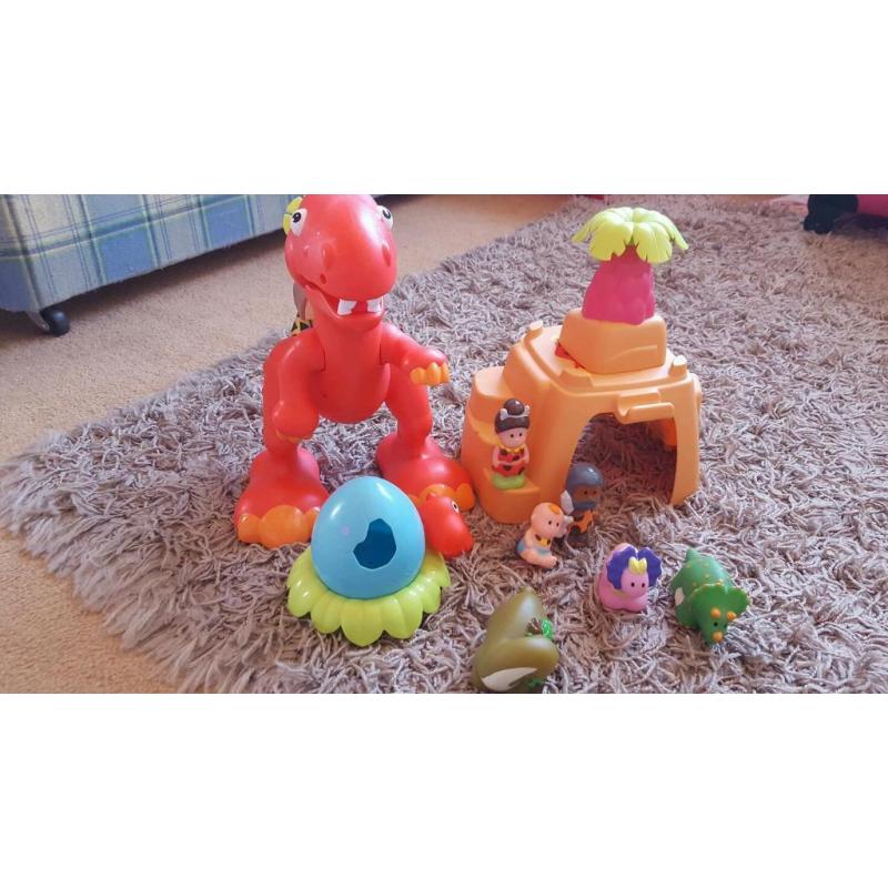 Happyland sets