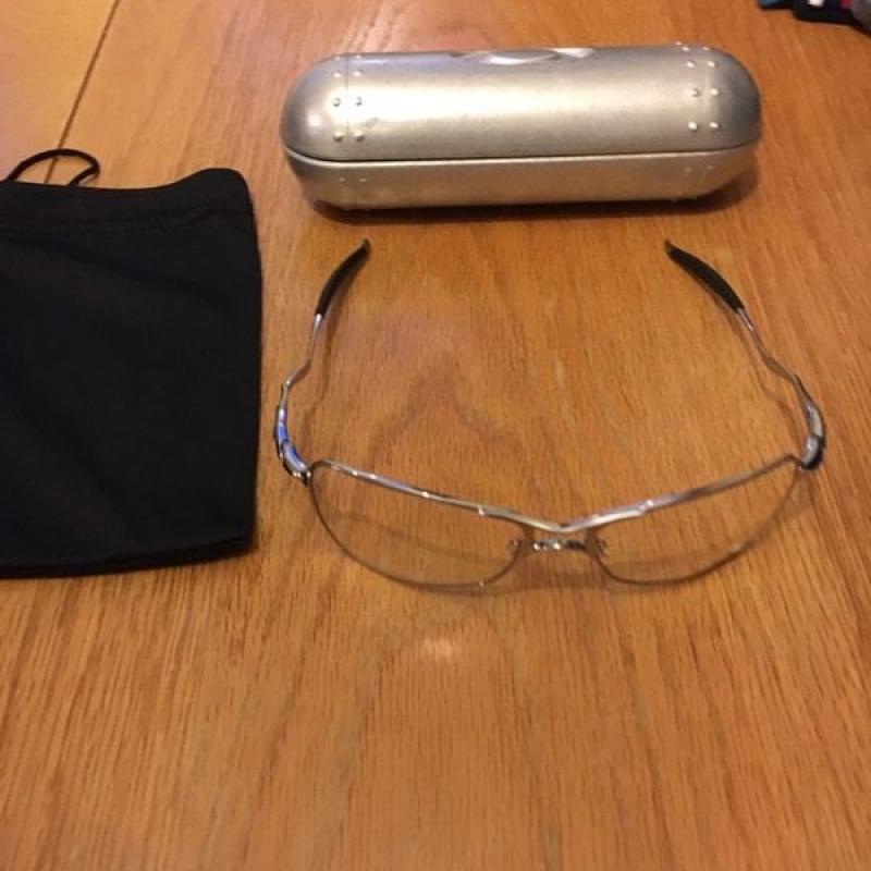 Oakley Crosshair Chrome frame, Photocromatic lenses + vault case
