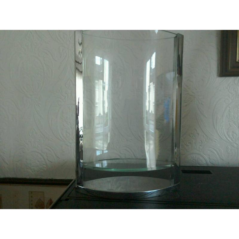 Stunning beautiful unusual design glass vase
