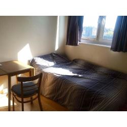 Double room for single person - good size - good location