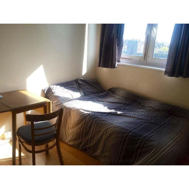 Double room for single person - good size - good location
