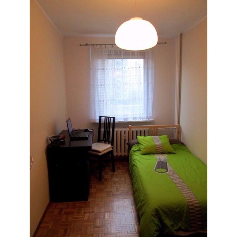 very nice single room is available in Old Kent road