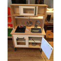Wooden kitchen and shop for children and accessories