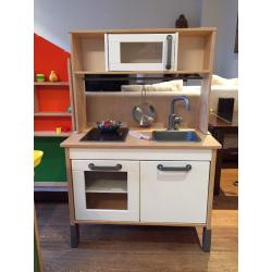 Wooden kitchen and shop for children and accessories