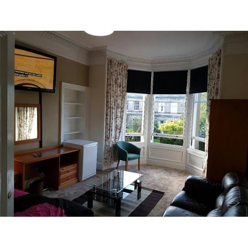 CITY CENTER CENTRAL LUXUARY ROOMS TO LET BEST IN TOWN SAFEST PLACE IN TOWN