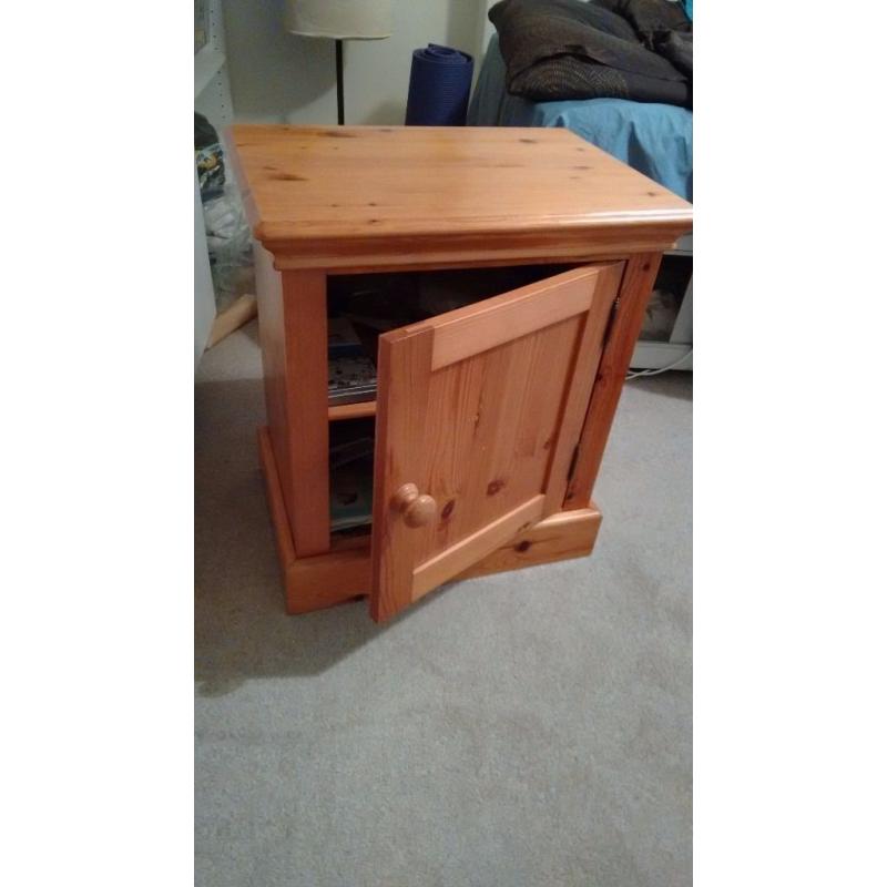 2 Pine Bedside Cabinets
