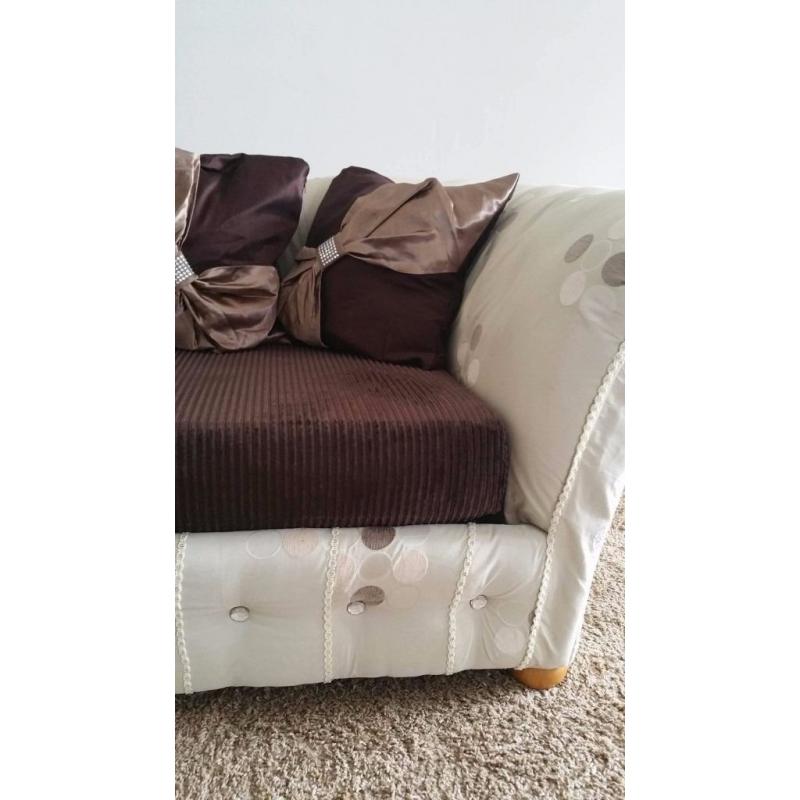 STYLISH REFURBISHED CHAISE LOUNGE SOFA BED FOR SALE.