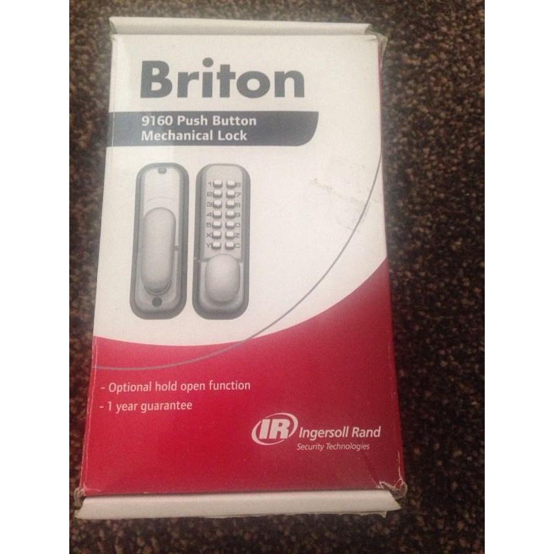 Briton push button lock