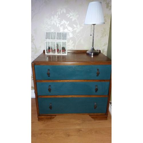 Chest of drawers