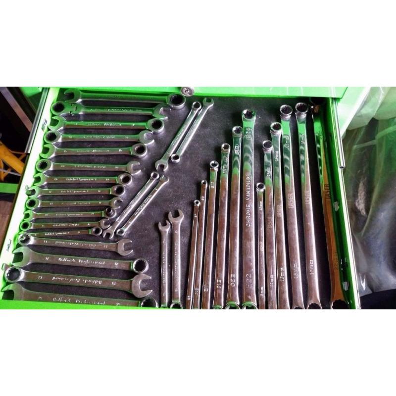 Snap-on tool box, bluepoint trolly & tools for sale.