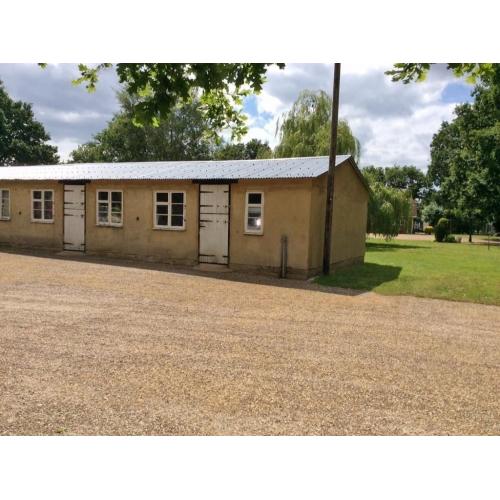 LOCK UP STORAGE NEAR GATWICK SIZE OF DOUBLE GARAGE JUST 49 PER WEEK - PAYABLE MONTHLY IN ADVANCE