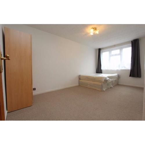 | |ROOMS AVAILABLE FOR SEPTEMBER! FIRST COME FIRST TAKE! ||
