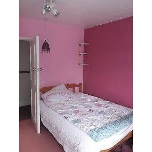 THREE ROOMS AVAILABLE INCLUDING BILLS