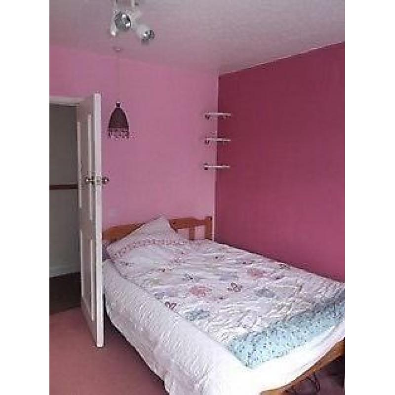 THREE ROOMS AVAILABLE INCLUDING BILLS